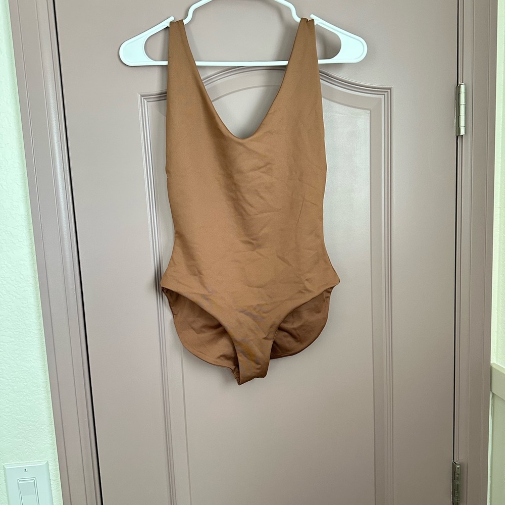 Londre Minimalist Swimsuit